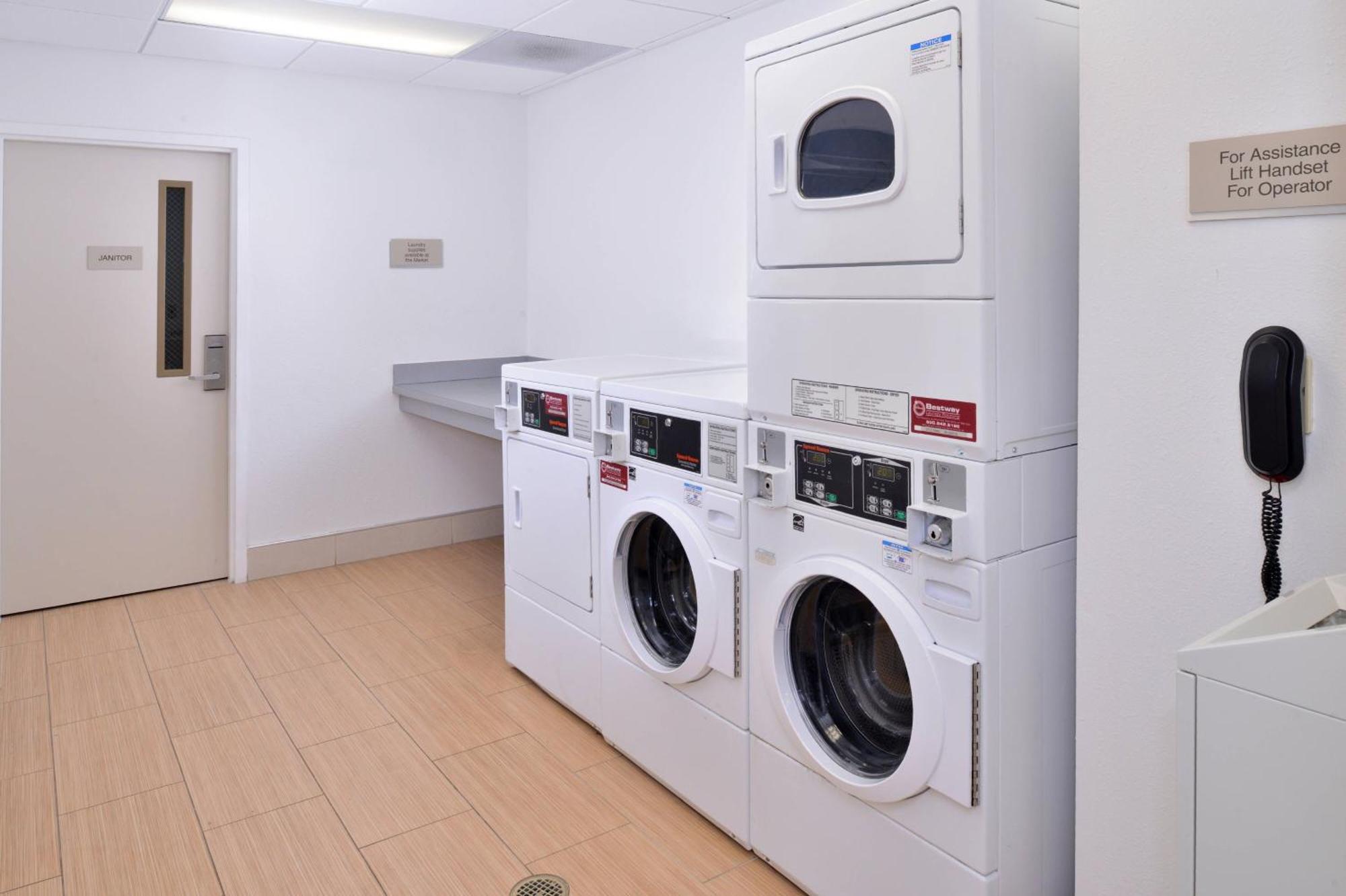 Springhill Suites By Marriott Corona Riverside Extérieur photo